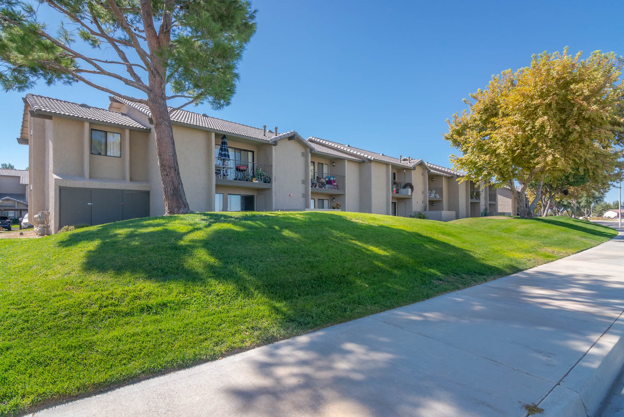 Apartments in Lancaster, CA Sunset Ridge Apartments